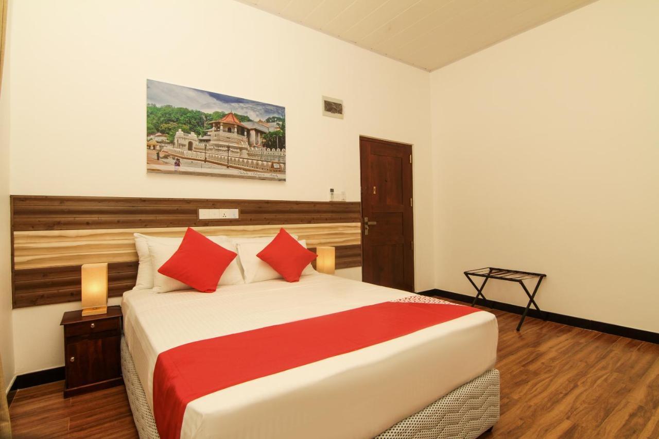 Clove Transit Hotel Kotugoda Dış mekan fotoğraf