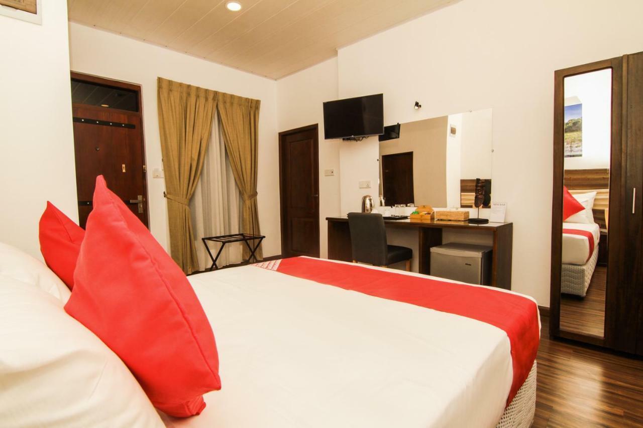 Clove Transit Hotel Kotugoda Dış mekan fotoğraf