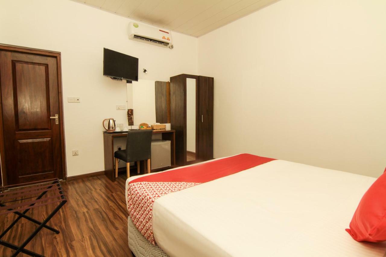 Clove Transit Hotel Kotugoda Dış mekan fotoğraf
