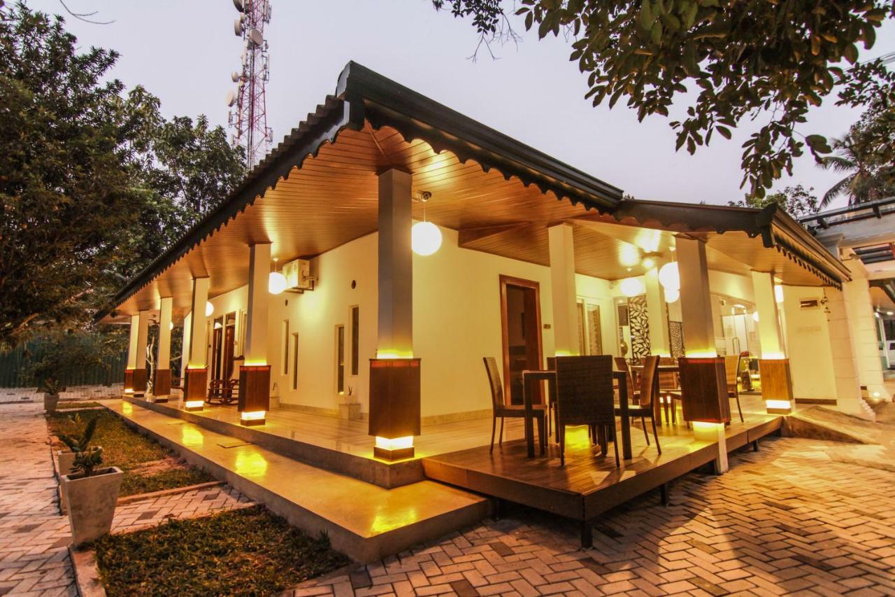 Clove Transit Hotel Kotugoda Dış mekan fotoğraf