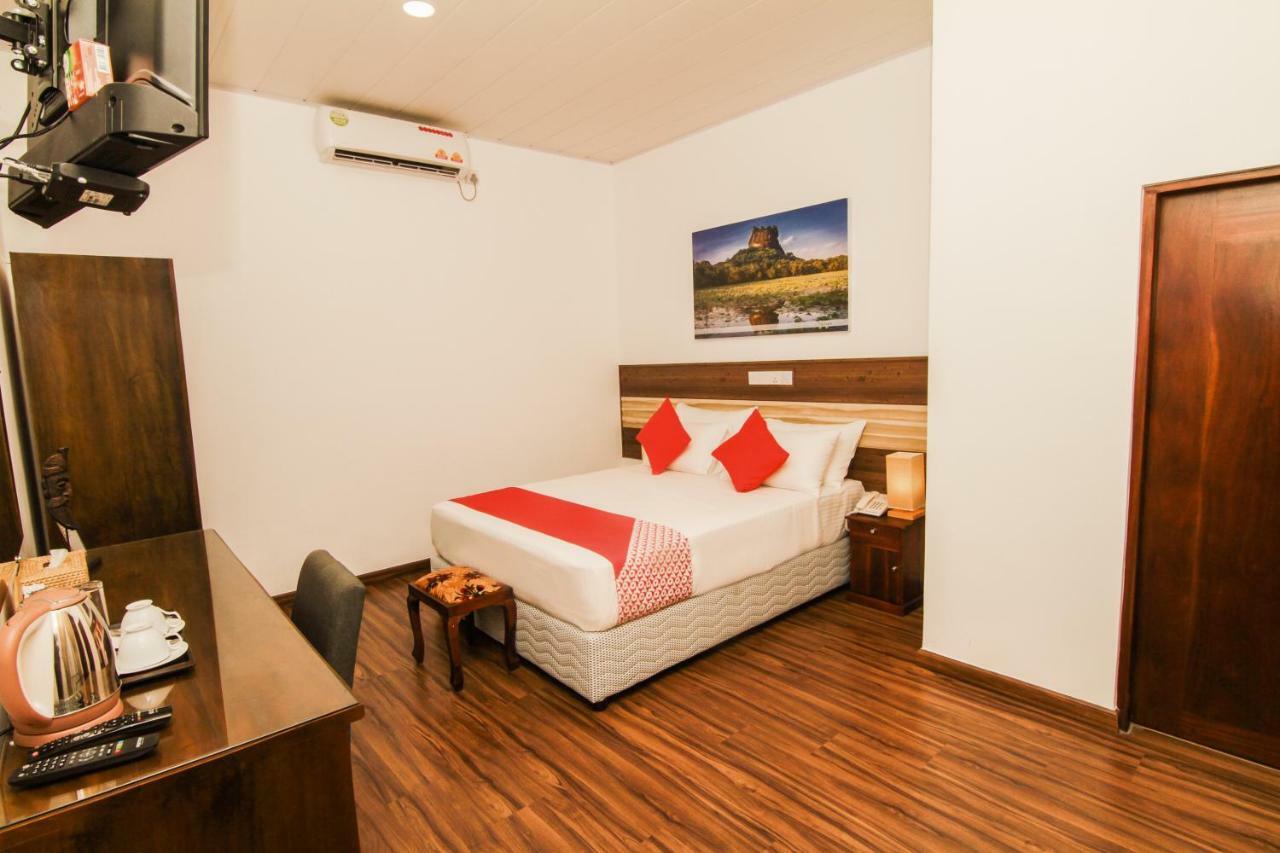 Clove Transit Hotel Kotugoda Dış mekan fotoğraf