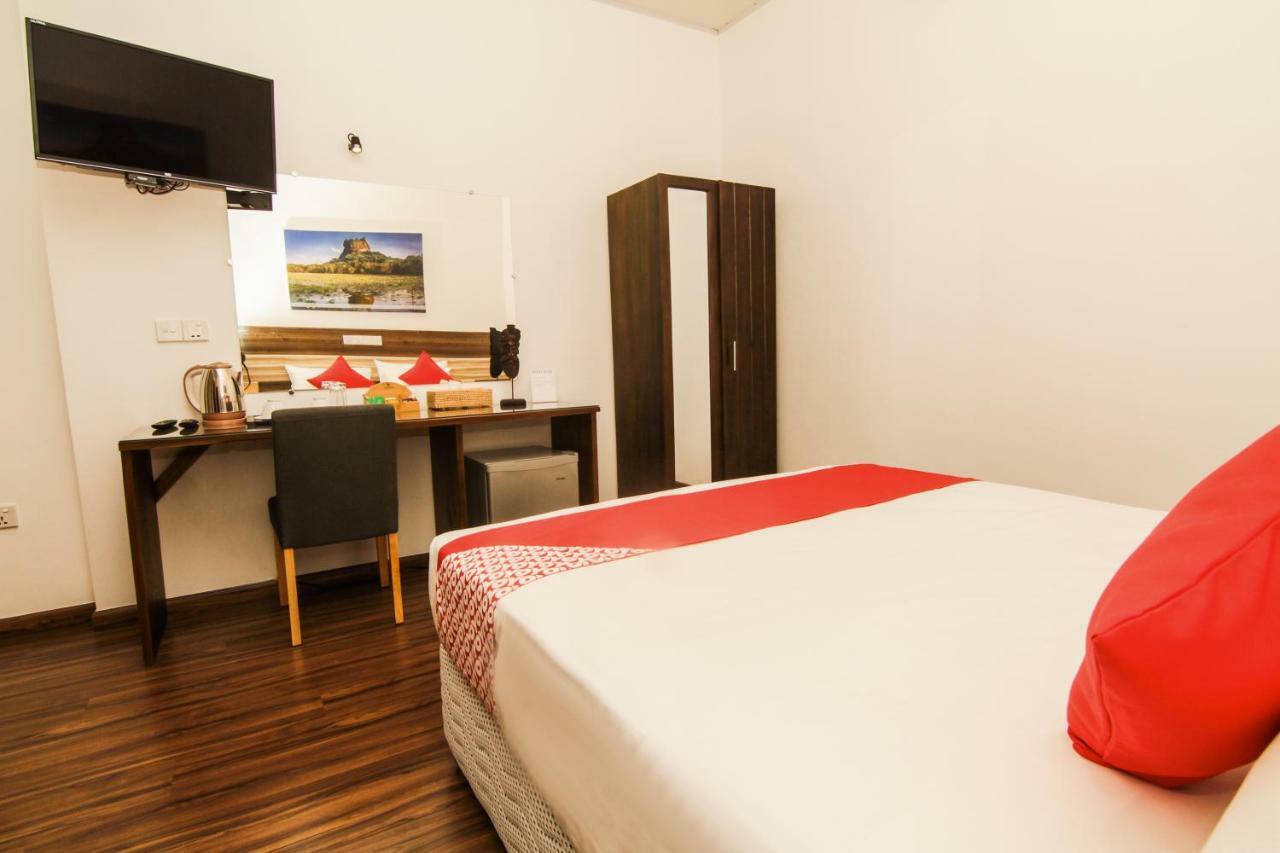 Clove Transit Hotel Kotugoda Dış mekan fotoğraf
