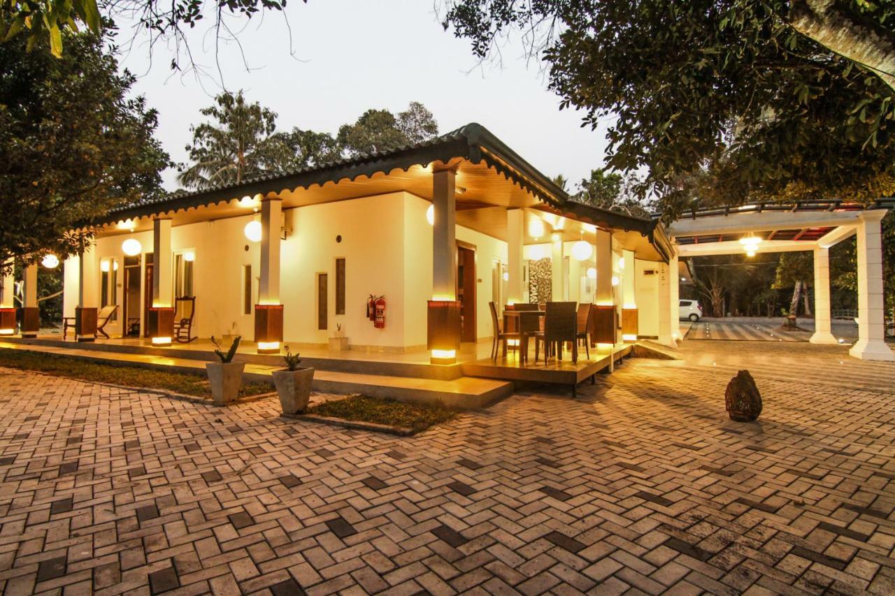 Clove Transit Hotel Kotugoda Dış mekan fotoğraf