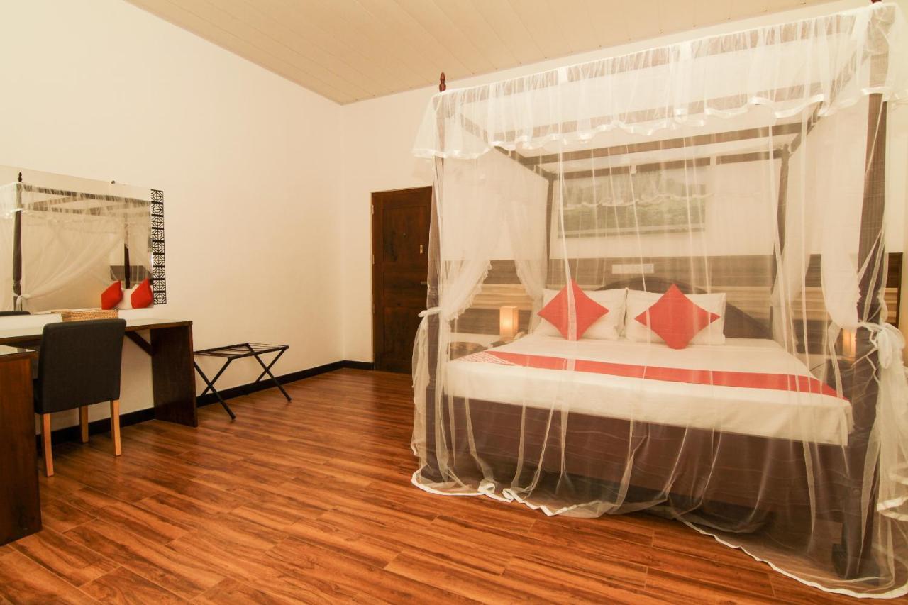 Clove Transit Hotel Kotugoda Dış mekan fotoğraf
