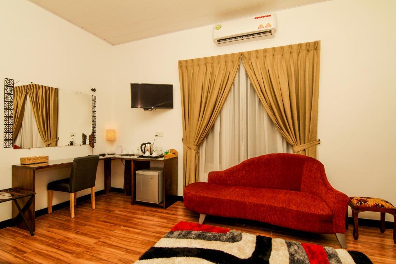 Clove Transit Hotel Kotugoda Dış mekan fotoğraf