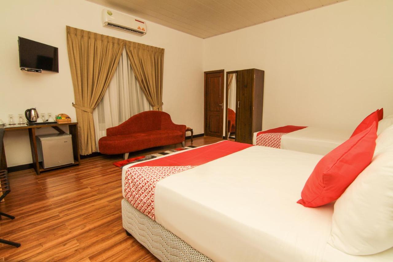 Clove Transit Hotel Kotugoda Dış mekan fotoğraf